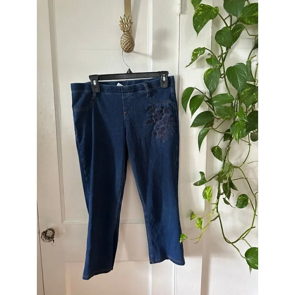Mix it Women’s size Medium embroidered jeans